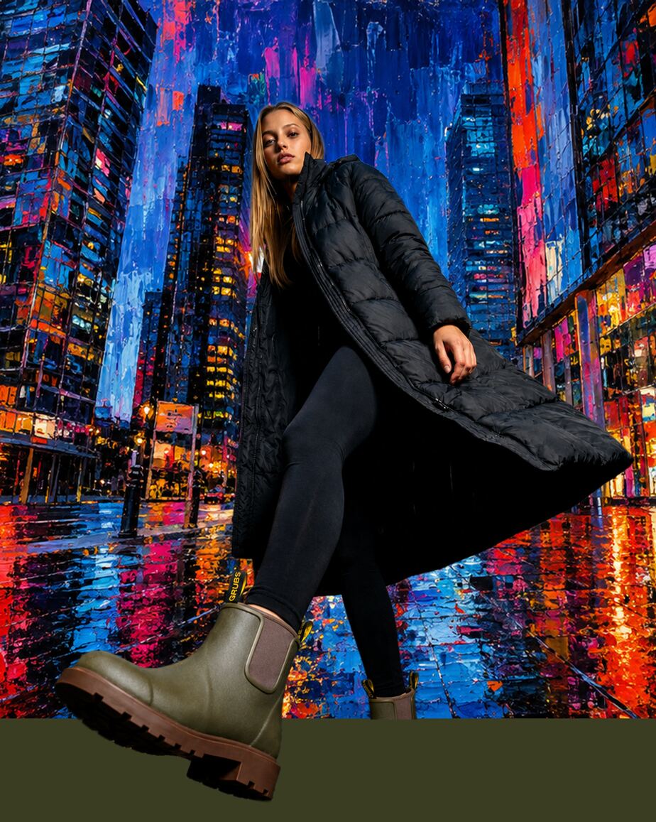 Bromley 4.0 Sage Green Chelsea boot, city at night